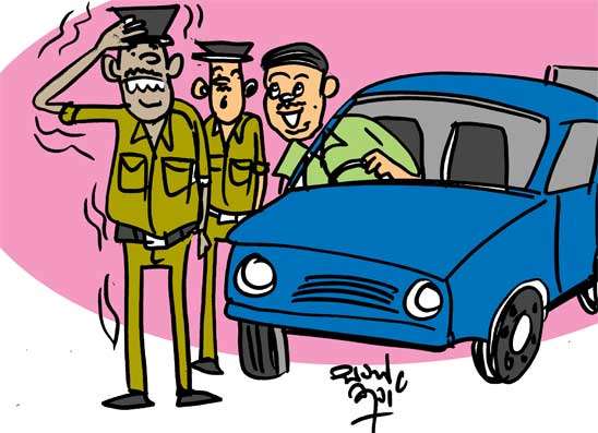 අකුරු දෙකේ පිහිටෙන් පොලිසියෙන් බේරිලා