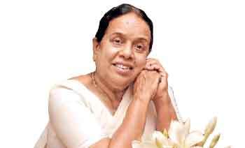 නන්දා මාලිනීට ගුවන් විදුලියේ - රූපවාහිනියේ දොර වැහුණු කාලේ!