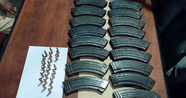 හිටපු කපිතාන් මැගසින් සහ උණ්ඩ සමග මාට්ටු