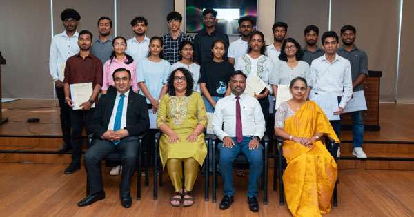 උසස් පෙළ හපනුන්ට විදෙස් ශිෂ්‍යත්ව