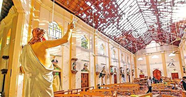 පාස්කු ප්‍රහාරය සිහිකර තැන තැන සැමරුම්