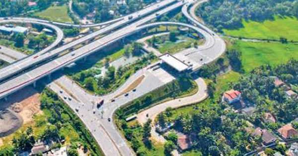 මධ්‍යම අධිවේගී පාරට සම්බන්ධ වන පාරවල් හදන්න බිලියන 104.9 ක්