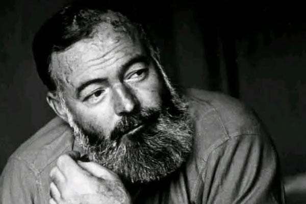 අර්නස්ට් හෙමිංවේ සියදිවි නසා ගත්තේ ඇයි?