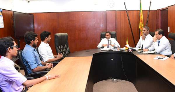 වෛද්‍ය ශිෂ්‍ය ගැටලු සාකච්ඡාවෙන් විසඳනවා