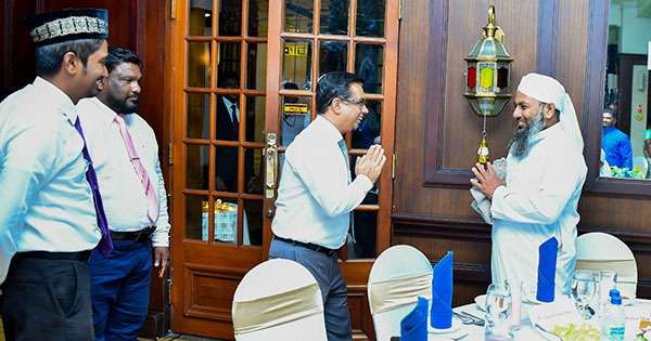 ජනපති කාර්යාලයත් ඉෆ්තාර් සමරයි