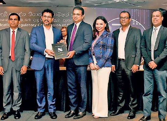 5G සම්බන්ධතාවලට මොබිටෙල් ඩයලොග් සමාගම් දෙකට බලපත්‍ර