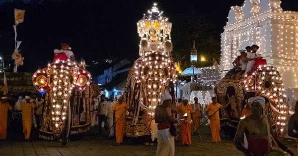පළමු රන්දෝලි පෙරහරින්