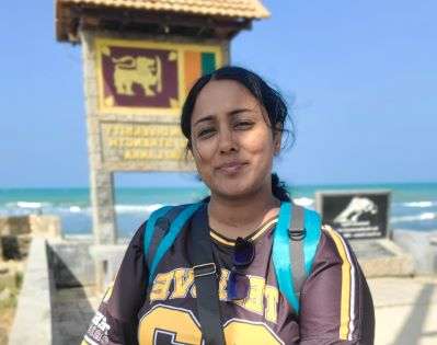 දින අටක්.. රෝද දෙකෙන් තනිව ලංකාව වටා ගිය චිත්‍ර ශිල්පිනියගේ චාරිකාව