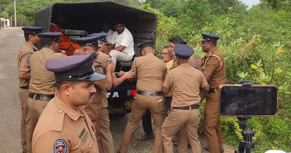 තිස්ස විහාරය අසල කලබල කළ පස් දෙනෙක් අතඅඩංගුවට