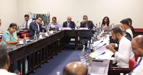 විදේශ විනිමය රෙගුලාසි වලට මුදල් සභා අනුමැතිය