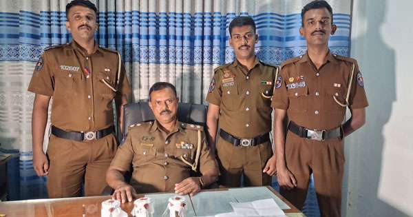 කෝටි 4ක රත්තරන් ගෙනා ඉන්දියානුවන් 3ක් මාට්ටු