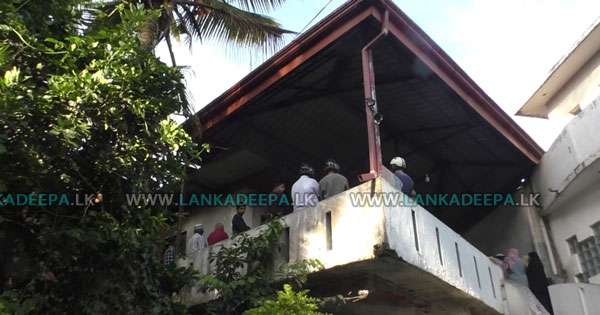 අකුරණ නිවසක ගින්නක් : 5 ක් රෝහලේ