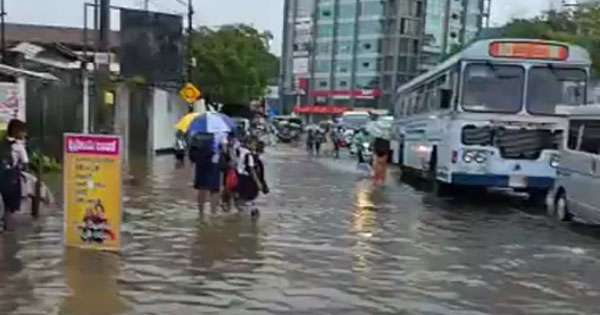 ගාල්ලට මහ වැසි:මාර්ග යටවේ