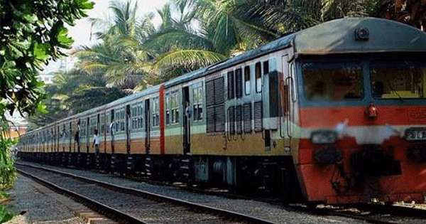 බලවේග කට්ටල නැතිව කැලණිවැලි දුම්රිය මාර්ගයේ මගීහු අමාරුවේ