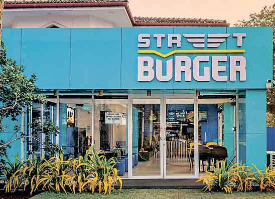 Food Truck  එකකින් ඇරඹි Street Burger  10 වැනි සංවත්සරය සමරයි