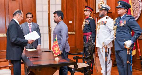 ශ්‍රේෂ්ඨාධිකරණ විනිසුරුවරයෙක් දිවුරුම් දෙයි