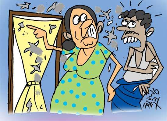 මදුරුවන් පන්නන්න ගිහින් තරු පෙනිලා