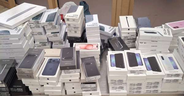 කෝටි තුනක ඡංගම දුරකතන කටුනායකදී අල්ලයි