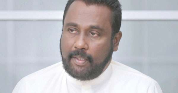 කොළඹ පයින් යන්න බැරි තරමට ගඳයි