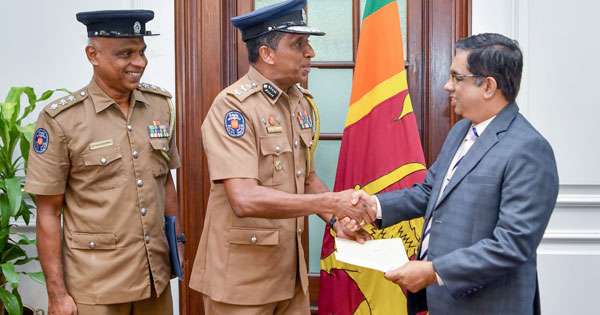 පොලිසියේ දිනක වැටුප රට නගන්න දෙයි