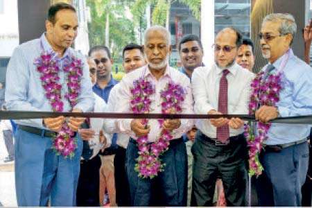 ෆැෂන් බග් කොල්ලු‍පිටිය ශාඛාව  නව මුහුණුවරකින්