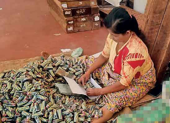 බීඩි කර්මාන්තයේ රුකියා ලක්‍ෂ 5 ක් අවදානමේ