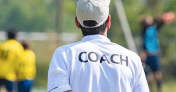 පුහුණුකරු හිඟයෙන් පාසල් ක්‍රීඩා කොටඋඩ?