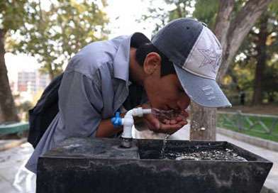 ඉරාන වැසියන්ට බොන්න වතුර නෑ