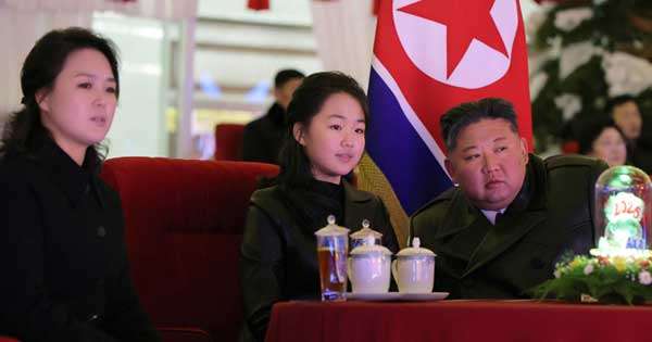 කිම් ජොන් උන් දියණිය යළිත් කරළියට