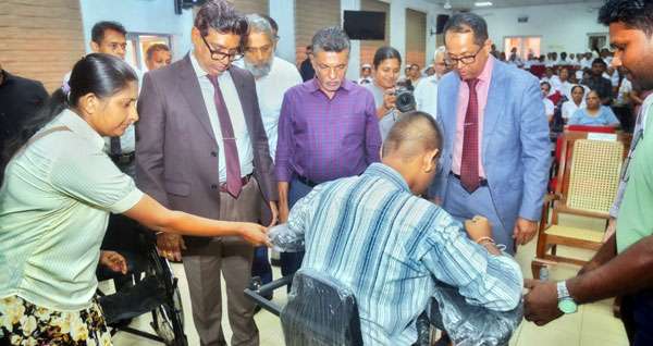 ජාත්‍යාන්තර භෞතචිකිස්සක දිනය සමරා