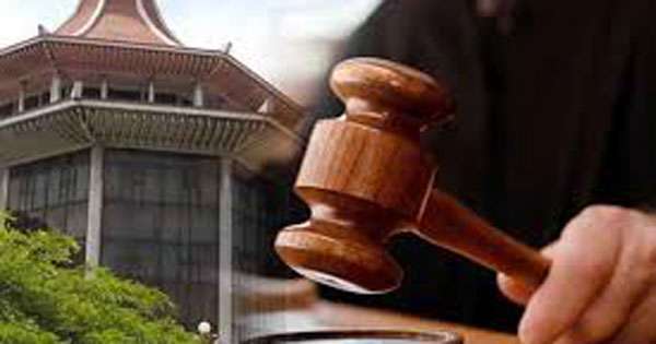 පැන්ෂන් කැපිල්ලට මන්ත්‍රීන් පිරිසක් උසාවියට