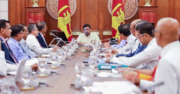 යුද්ධ මැද්දේ ආර්ථික වැඩ බලන්න ජනපති සාකච්ඡාවක් කැඳවයි