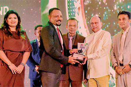 Pinnacle Sri Lanka සම්මාන උළෙලේදී ලංකාවේ හොඳම ලිහිසි තෙල් සන්නාමය Mobil