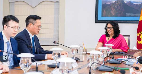 නව චීන තානාපති - අගමැතිනිය හමුවෙයි