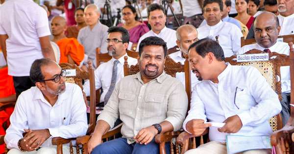 ‘ගිලිහී යන සාරධර්ම කැඳවාගන්න පුනරුදයක් ඕනෑ‘