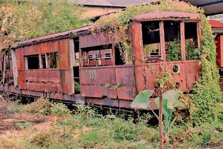 දුම්රියේ අඛලි ලෝහ රුපියල් මිලියන 114.51 කට  S R Steel සමාගමට