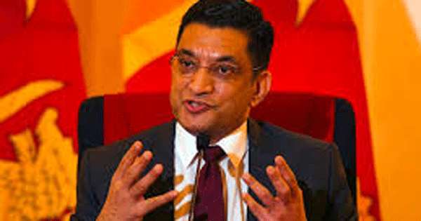 දඩ කොලයක් දුන් පොලිස් නිලධරයාට අලි සබ්‍රිගෙන් ප්‍රසාද සටහනක්