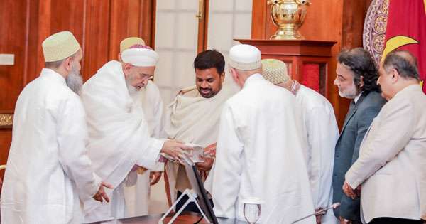 බෝරා නායකතුමෝ ජනපති හමුවෙති