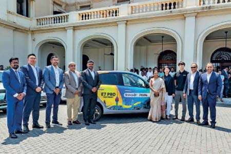 “Drive to Own” වැඩසටහනෙන් Browns EV වෙතින් PickMe සඳහා විද්‍යුත් වාහන 125 ක්