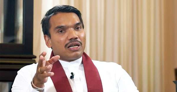 බලශක්ති ඇමති ඉල්ලා අස්වෙන්න