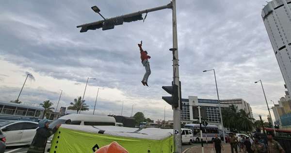 මැරෙන්න ගිය එකා බිමට වැටී ගහන්න එපා යැයි මරලතෝනි දීලා