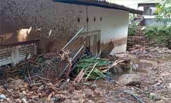 රජයේ ගොඩනැගිලි  2000කට හානි