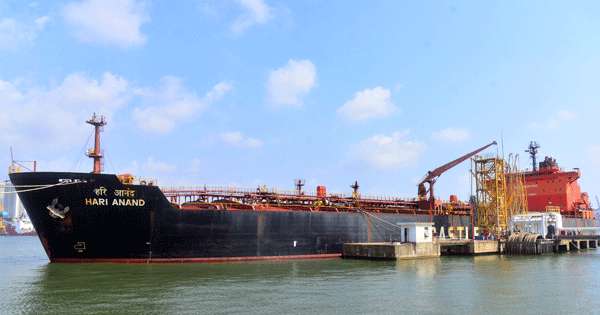 ඉන්දීය තෙල් නැව කොළඹට