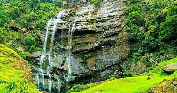 බෝඹුරු ඇල්ල වහයි