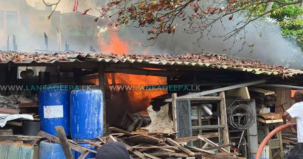 ගාල්ලේ වෙළඳසැලක  ගින්නක්