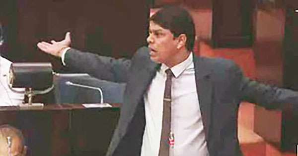 අර්චුනාට ’’උගන්ඩා කුමාරිය’’ මතක් වෙලා