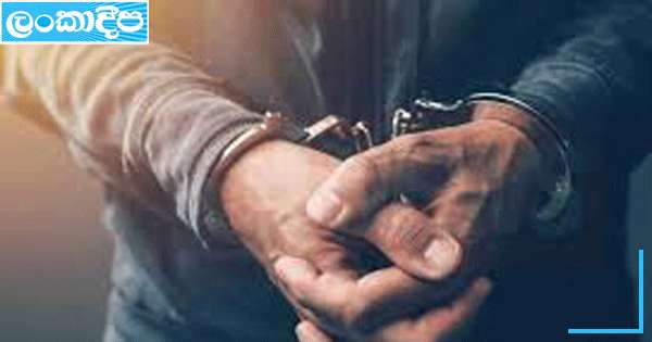 මෝටර් රිය කොල්ල කෑ කල්ලියේ දෙන්නෙක් අල්ලයි