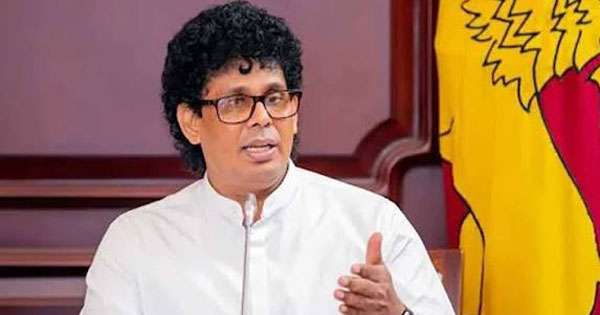 දේශපාලනඥයන් සමූපකාරයේ දේපළ කොල්ල කාලා