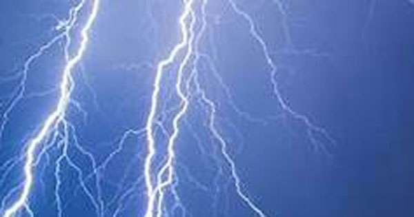 අකුණු සැරෙන් තිදෙනකුට තුවාල