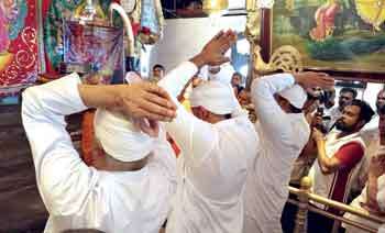 නව වැඳුම් නමස්කාරය